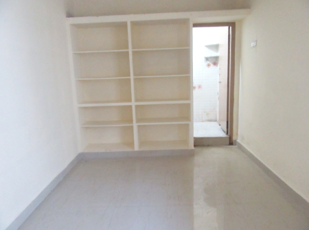 4) Li id 375 - Childrens Bedroom.JPG